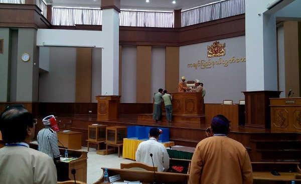 ကချင်ပြည်နယ်လွှတ်တော် ဥက္ကဋ္ဌအဖြစ် ကြံ့ခိုင်ရေးအမတ်ကို လျာထားသော်လည်း မဲခွဲရာတွင် ရှုံးနိမ့်ခဲ့