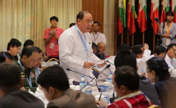 သတ္တမအကြိမ် ရ ရက်မြောက် ငြိမ်းချမ်းရေး ဆွေးနွေးပွဲကို မတ်လ ၃၀ ရက်က ရန်ကုန်မြို့ ငြိမ်းချမ်းရေးနှင့် ပြန်လည်ထူထောင်ရေး ဗဟိုဌာန MPC တွင် ဆက်လက်ပြုလုပ်စဉ်။ (ဓာတ်ပုံ - ဟိန်းထက်၊ မဇ္ဈိမ)