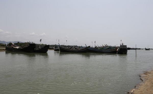 Fishing boats moored at AlalThanKyaw village, near Maungdaw town of Bangladesh-Myanmar border, Rakhine State, western Myanmar. Photo: Nyein Chan Naing/EPA