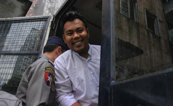 အခြေခံဥပဒေ ပြင်ဆင်ရေး နှင့် လွှတ်တော်ထဲက တပ်မတော်သားများ ဖယ်ရှားပေးရန် ဆန္ဒပြ၍ ဖမ်းဆီးခံရသည့် တကသကျောင်းသား ပိုင်ရဲသူ (ဓာတ်ပုံ- ဖိုးသားဖေ့စ်ဘုတ်)