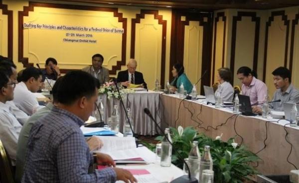 ဖက်ဒရယ်ပြည်ထောင်စု အခြေခံမူကြမ်းရေးဆွဲခြင်း အလုပ်ရုံဆွေးနွေးပွဲ(Picture-ဧရာဝတီ)