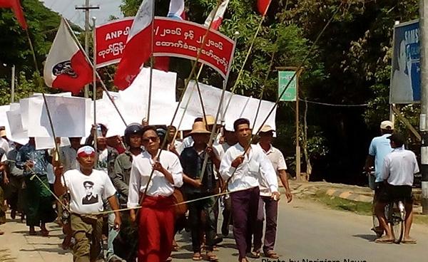 Protesters in Taunggup