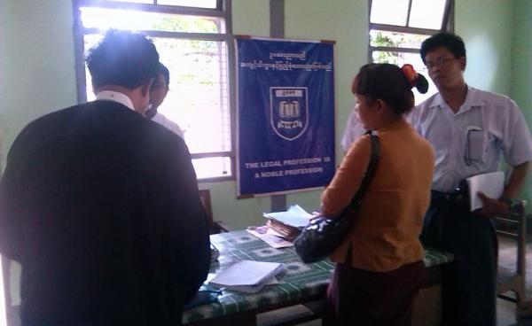 မသန္တာ ကျိုက်မရော တရားရုံးသို့ ရောက်ရှိစဉ်(Facebook)