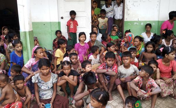 ဒုက္ခသည် စခန်းတစ်ခုအား မြင်တွေ့ရစဉ်။ ဓာတ်ပုံ-စိုးသူရ