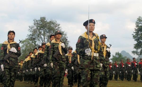 ဂျပန်ရေတွင်းရွာ၌ ယခင်ကျင်းပခဲ့သည့်မွန်အမျိုးသားနေ့အခမ်းအနား စစ်ရေးပြချီတက်စဉ်(MNA)