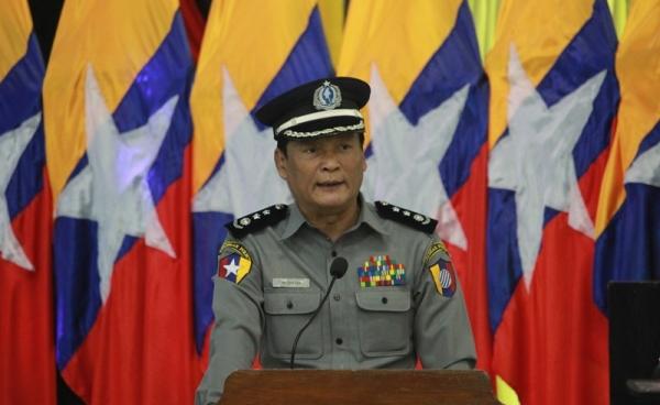 Mon State Police Chief Bo Bo Oo is addressing a speech (Photo: MNA)