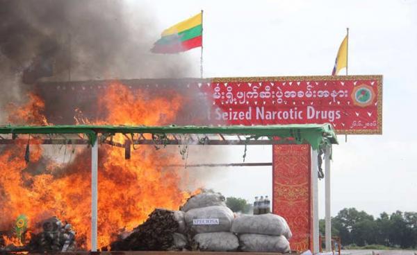 ဓာတ်ပုံ-သူရ