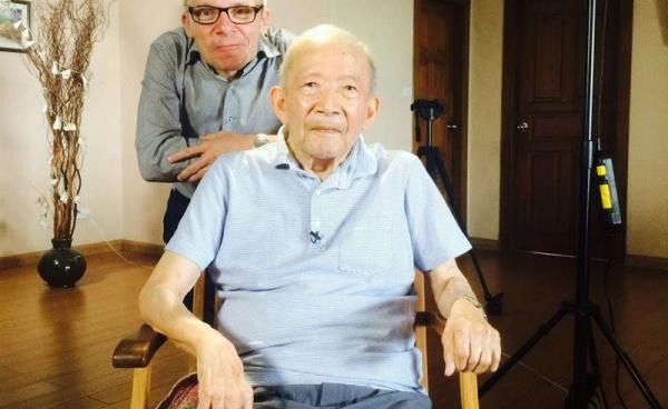 U Hla Myint, seated, with Sean Turnell. Photo: Sean Turnel