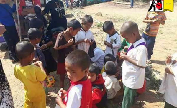 မတ်လ ၁၁ ရက်နေ့က တောင်ကြီးသစ်တောဂိတ်တွင်စစ်ဆေးတွေ့မိသော ပခုက္ကူပို့ဆောင်မည့်ဆီဆိုင်မြို့မှ ကလေးငယ်များ