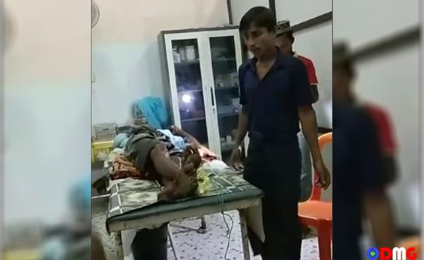 လက်နက်ကြီးကျည်စထိမှန်ခဲ့သည့် ဖိုခေါင်ချောင်း(မွတ်ဆလင်)ကျေးရွာမှ ဘာသာရေးဆရာ ဆေးကုသမှု ခံယူနေစဉ်။