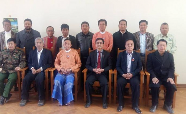 Minister from the Chin State government meets the leaders of the Chin National Front (CNF) (Photo – Salai Isaac Khen/Facebook)