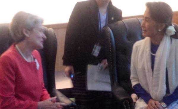 UNESCO Director-General Irina Bokova (left) meets with Myanmar State Counsellor and Foreign Minister Aung San Suu Kyi. Photo: Irina Bokova via twitter