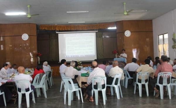 CSO representatives gathering to review the Municipal Law Draft (MNA)