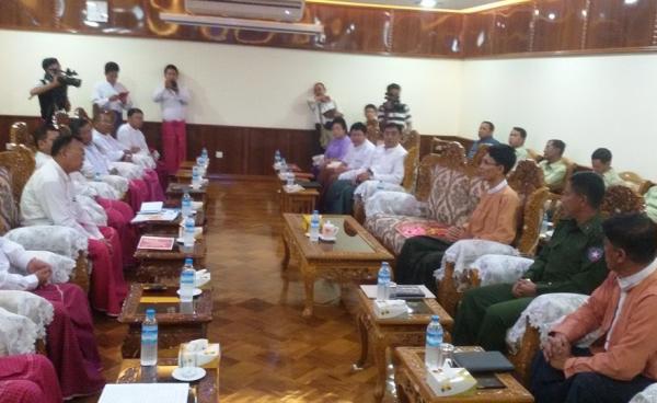 State government officials meet representatives of Mon National Priorities Implementation and Negotiation Group (Photo: Minmin Nwe/Facebook)