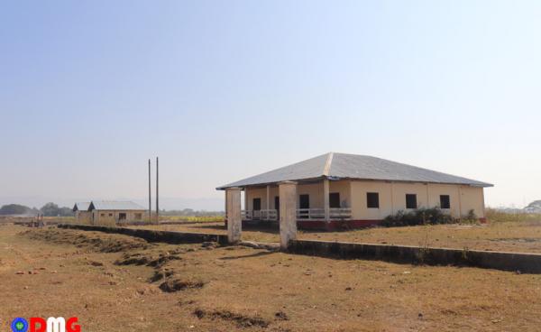 မြောက်ဦးလေယာဉ်ကွင်းရှိ အဆောက်အဉီများကို လက်ရှိ တွေ့ရစဉ်။ ဓာတ်ပုံ - DMG