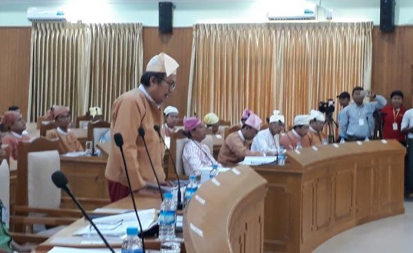 မွန်ပြည်နယ်ဝန်ကြီးချုပ် ဒေါက်တာအေးဇံ(ဓါတ်ပုံ -MNA)