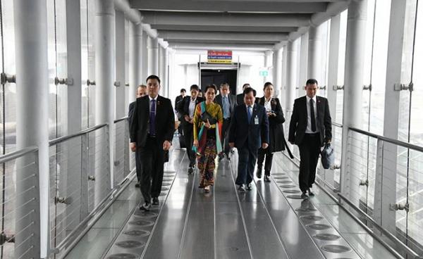 ဓာတ်ပုံ - MOI