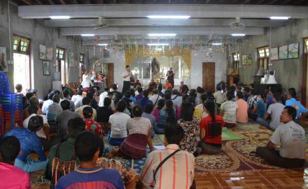 တစ်ရွာလျှင် တစ်ယောက်နှုန်းပါဝင်ဖွဲ့စည်းထားသည့်အပြင် လူထုအရေး ၊ သဘာဝပတ်ဝန်းကျင်အရေး ဆောင်ရွက်သည့် အဖွဲ့အစည်းအချို့ကိုလည်း ကော်မတီထဲတွင် ထည့်သွင်းဖွဲ့စည်းထား (Photo_KIC)