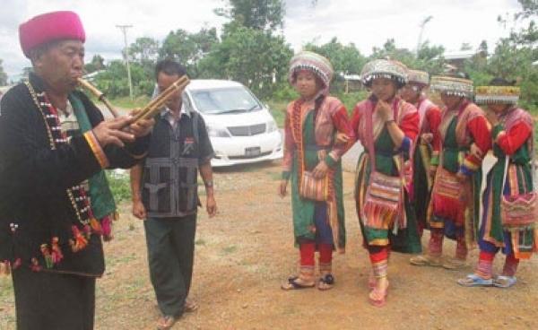 အခမ်းအနား၌တွေ့ရသော လီဆူတိုင်းရင်းသား တချို့ (ဓါတ်ပုံ-ကေတီ)