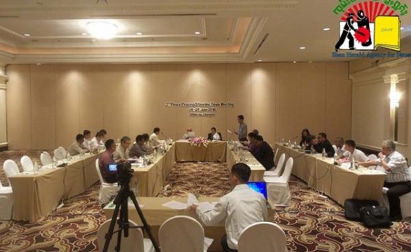 Representatives from ethnic armed groups meeting with Burmese government representatives in Chiang Mai on June 24th