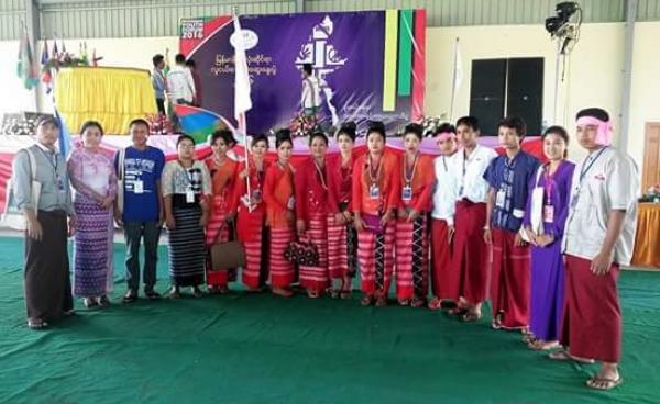 မုံရွာ မြန်မာလူငယ်ဖိုရမ်သို့တက်ရောက်ခဲ့ကြသည့် ရခိုင်လူငယ်များ