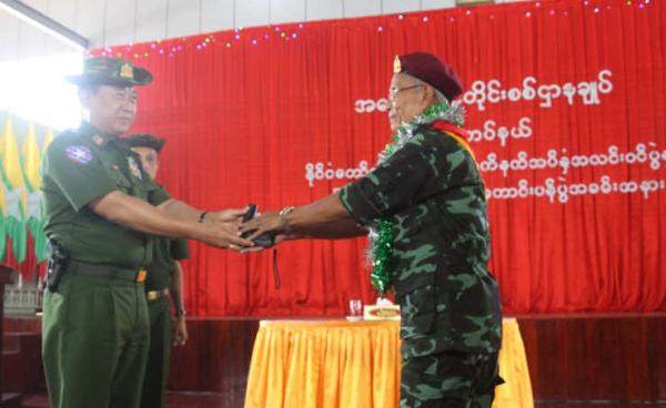 အလွန်၊ အဆောင်း ဓါးပြအဖွဲ့ ရေးမြို့တွင်လက်နက်ချ