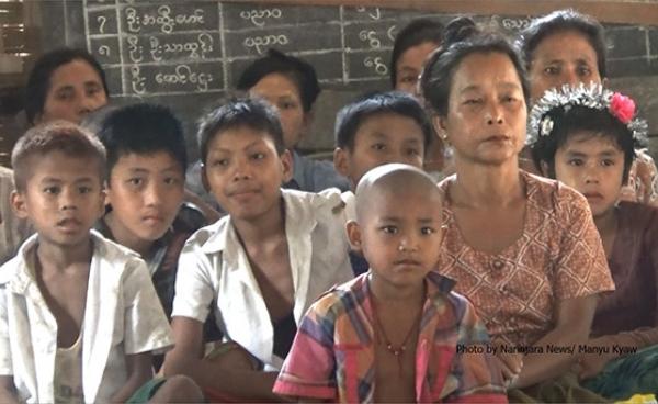 Refugees from Maung Hnama Village in Pyinnyarwa Village