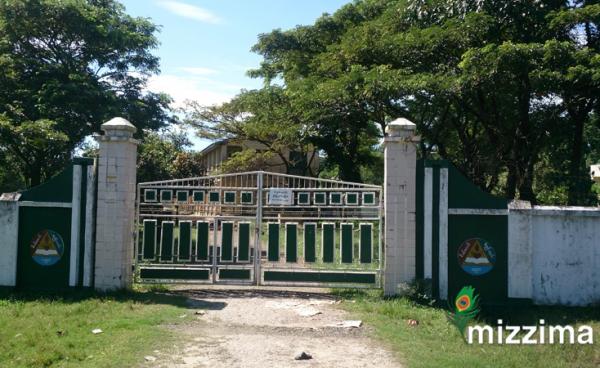 လုံခြုံရေးအခြေအနေအရ ပိတ်ထားရသည့် မောင်တောမြို့နယ် အထက ၁ စာသင်ကျောင်း။ ဓာတ်ပုံ - မင်းမျိုးနွယ်/RiA