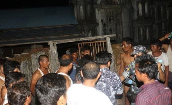 မီးလောင်ရာသို့ရောက်ရှိလာကြသည့် လူအုပ်ကို တွေ့ရစဉ်