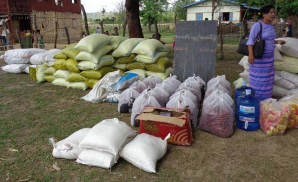 Sittwe Group Delivers Aid to Refugees