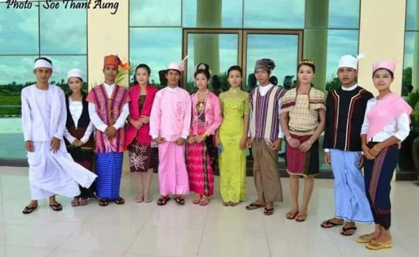 ရခိုင်တိုင်းရင်းသား မျိုးနွယ်စုဝင်များ/ ဓာတ်ပုံ- စိုးသန်းအောင်