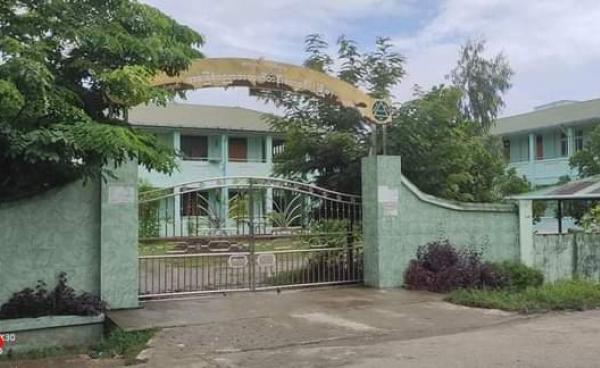 ကျောက်တော်မြို့ရှိ အထက်တန်းကျောင်း (မြို့မ) ကျောင်း ပိတ်ထားသည်ကို တွေ့ရစဉ်။ (ဓာတ်ပုံ-DMG)