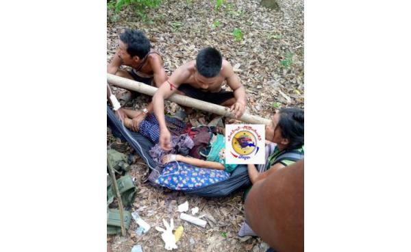 တိုက်ပွဲဖြစ်စဉ်များကြောင့် ဒေသခံအချို့ထိခိုက်ခဲ့ပြီး နေအိမ်များပျက်စီးခဲ့စဉ်။(ဓာတ်ပုံ - KNU တပ်မဟာ(၅) မူတြော်ခရိုင်)