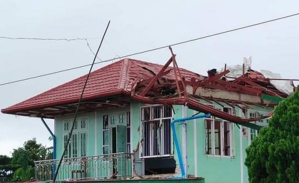 A child was killed and some homes were destroyed by the junta shelling in Moebye town. (Photo: CJ)