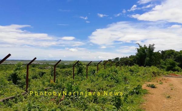 ဓာတ်ပုံ - တောင်ကျော်လမ်းအား ခမရ ၃၈ဝ တပ်ရင်းက ခြံစည်းရိုးထိုးနေသည်ကိုတွေ့ရစဉ်။