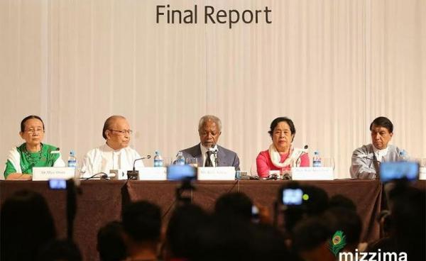 Former UN secretary general Kofi Annan (C) and commission members sits during the press meeting about the commission's final report in Yangon on 24 August 2017. Photo: Mizzima