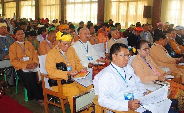 Representatives from political parties and organizatins in Shan State are seen at the Shan State National Level Political Dialogue. Photo: IPRD