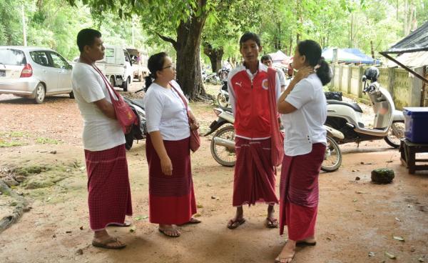 တရားစွဲခံရသူ ၃ ဦး(ညာဘက်) နှင့် ဝန်းရံသူ(photo:MNA)