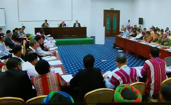 ၂၁ ရာစုပင်လုံ(ဒုတိယအစည်းအဝေး) နိုင်ငံရေးကဏ္ဍဆွေးနွေးပွဲ(photo: Internews)