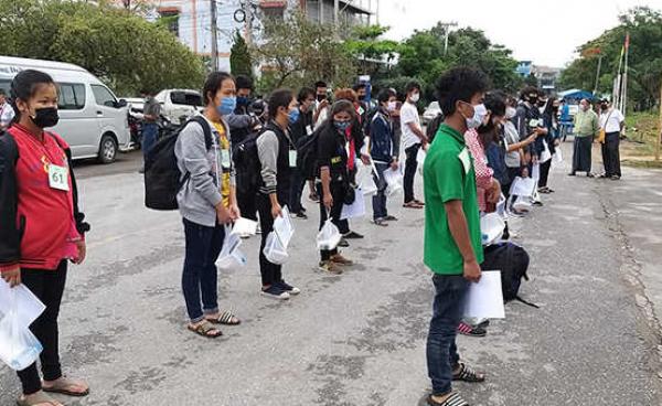 Shan Migrant Workers at Thai Burma Boarder are ready to back home Photo Credit to Sai Num Dwe