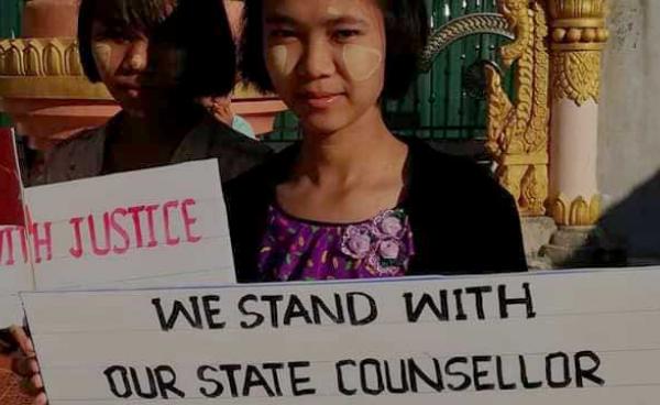 ဓာတ်ပုံများ - ဦးခင်ရီ