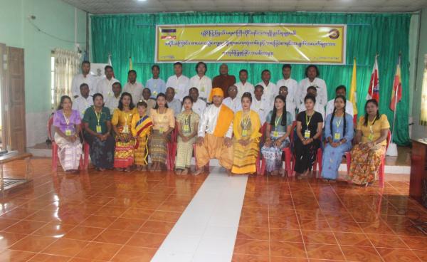 မရမာကြီး သမိုင်းစာတမ်းပြုစုရေး အစည်းအဝေးကို တွေ့ရစဉ်။ Photo - ဆရာတော်ဘဒ္ဒန္တဝရ