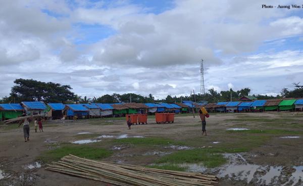 ကမ်းထောင်းကြီးစစ်ဘေးရှောင်စခန်း (ဓာတ်ပုံ - Auong Won Myart