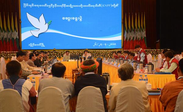 KNPP နှင့် PC လွိုင်ကော်မြို့ ဧပြီ ၂၆ နှင့် ၂၇ ရက်နေ့တွင် ဆွေးနွေးနေကြစဉ် (ဓါတ်ပုံ – ကန္တာရဝတီတိုင်း(မ်))