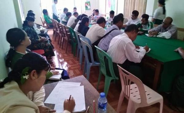 ၂၀၂၀ရွေးကောက်ပွဲ အောင်နိုင်ရေးအတွက် ပြည်ခိုင်ဖြိုးပါတီ (ကယားပြည်နယ်) ကော်မတီဝင်များအစည်းအဝေးကို ပြည်နယ်ပါတီရုံး၌ မတ် ၁၉ ရက်က ကျင်းပနေစဉ်