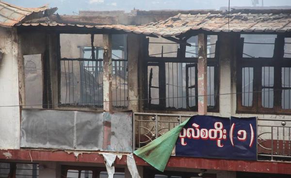 မေလ ၃၁ ရက်နေ့က ဟားခါးမြို့တွင် မီးလောင်သွားသည့် ဆိုင်ခန်းများ (photo: Chinland Post)
