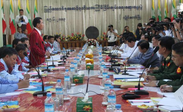 KNPP နှင့် အစိုးရတို့ ပြည်ထောင်စုအဆင့် ဒုတိယအကြိမ် ငြိမ်းချမ်းရေးဆွေးနွေးပွဲကို လွိုင်ကော်တွင် ၂၀၁၃ ခုနှစ်က ကျင်းပခဲ့စဉ်။ ဓါတ်ပုံ-ကန္တာရဝတီတိုင်း(မ်)