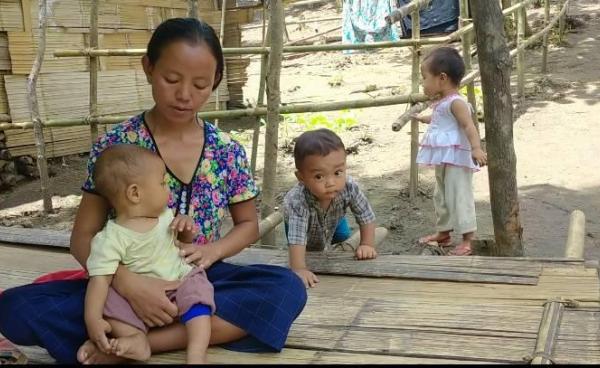 ကျောင်းဆရာမ ဒေါ်ကေးမိုနှင့် မိသားစု