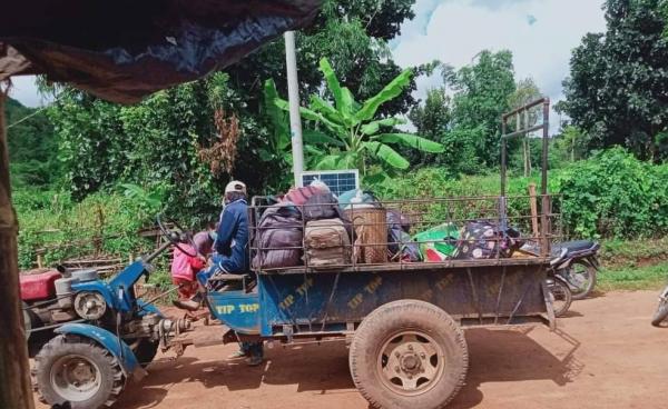 တိုက်ပွဲကြောင့် စစ်ရှောင်နေကြတဲ့ ဒီးမောဆိုပြည်သူများ (ဓါတ်ပုံ – CJ)