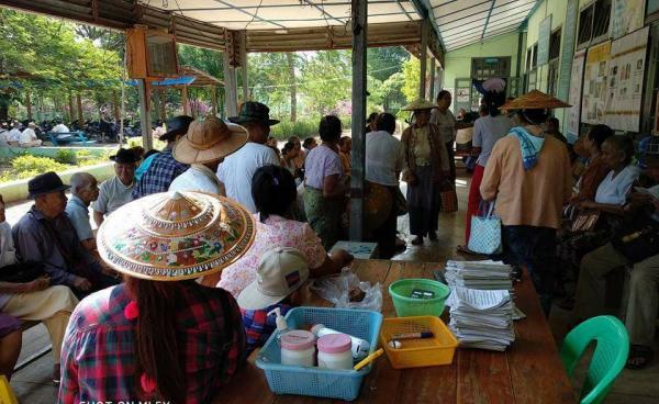 လင်းခေးဆေးရုံတွင်လူနာများပြည့်နှက်နေပုံ ( Photo by Ying Hark)